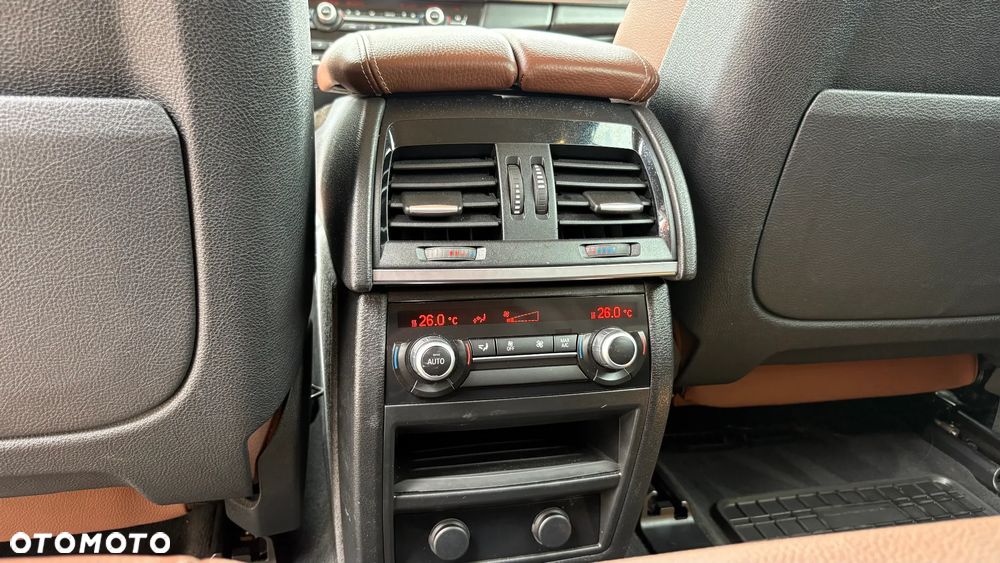 BMW X5 xDrive25d - 28