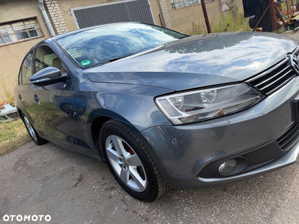 Volkswagen Jetta 2011 photo 2
