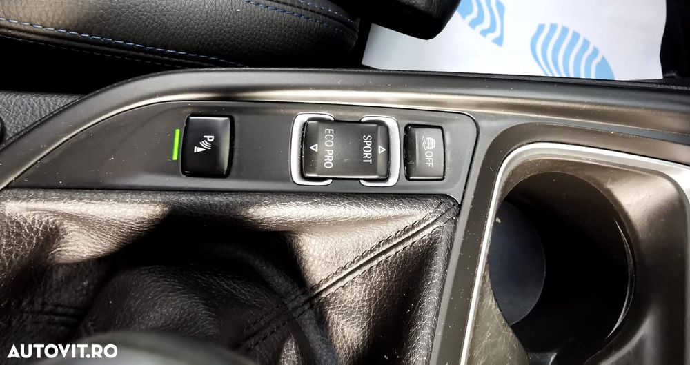 BMW Seria 3 320d - 33