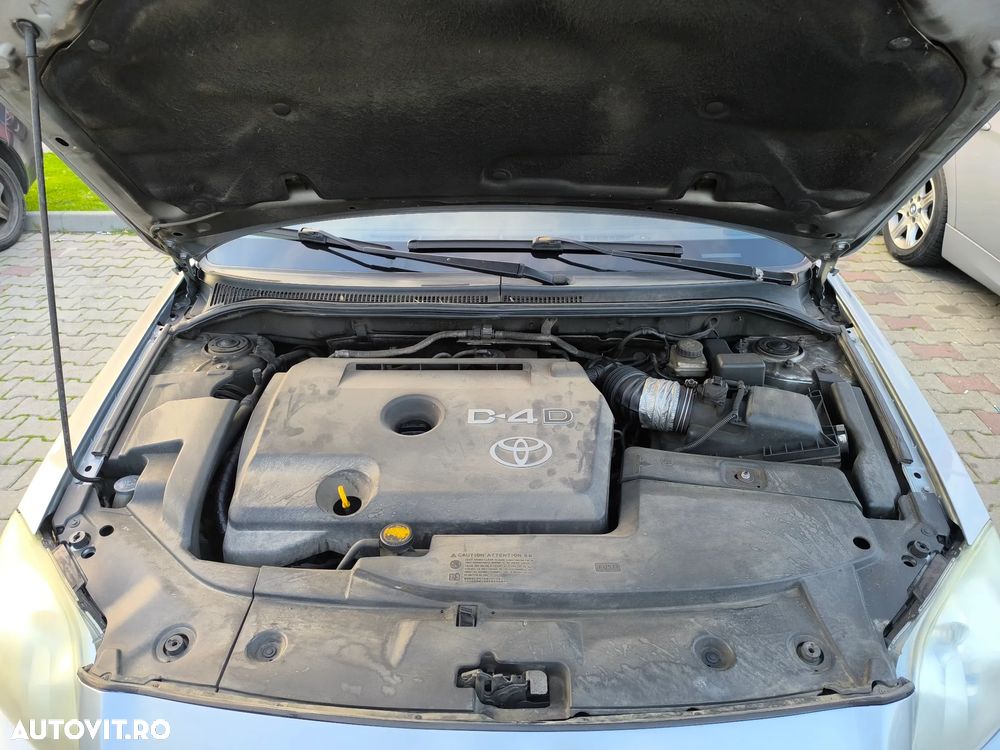 Toyota Avensis 2.0 D-4D Comfort - 11