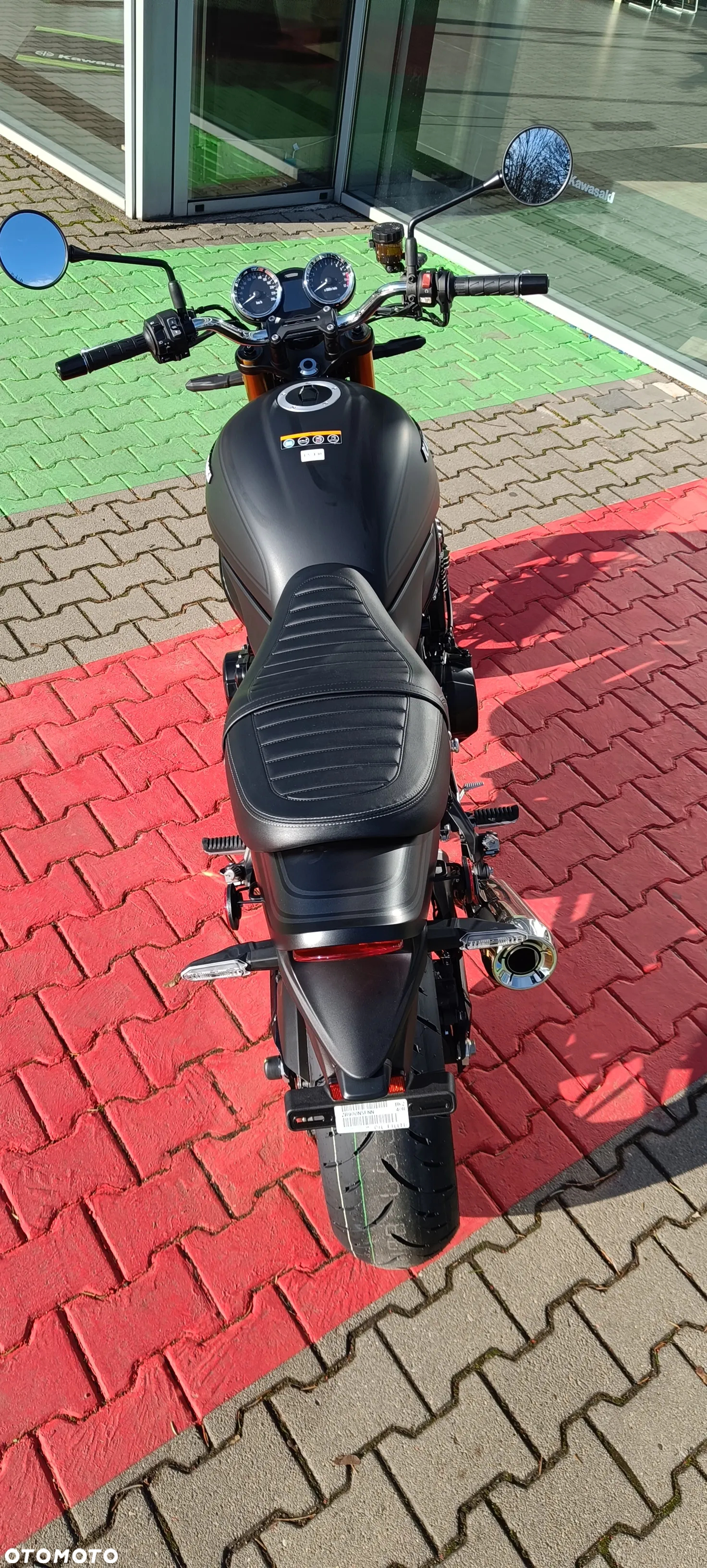 Kawasaki Z 900 RS - 9
