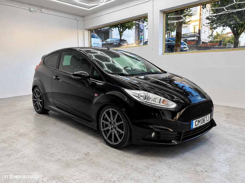 Ford Fiesta 1.6 EcoBoost ST - 46