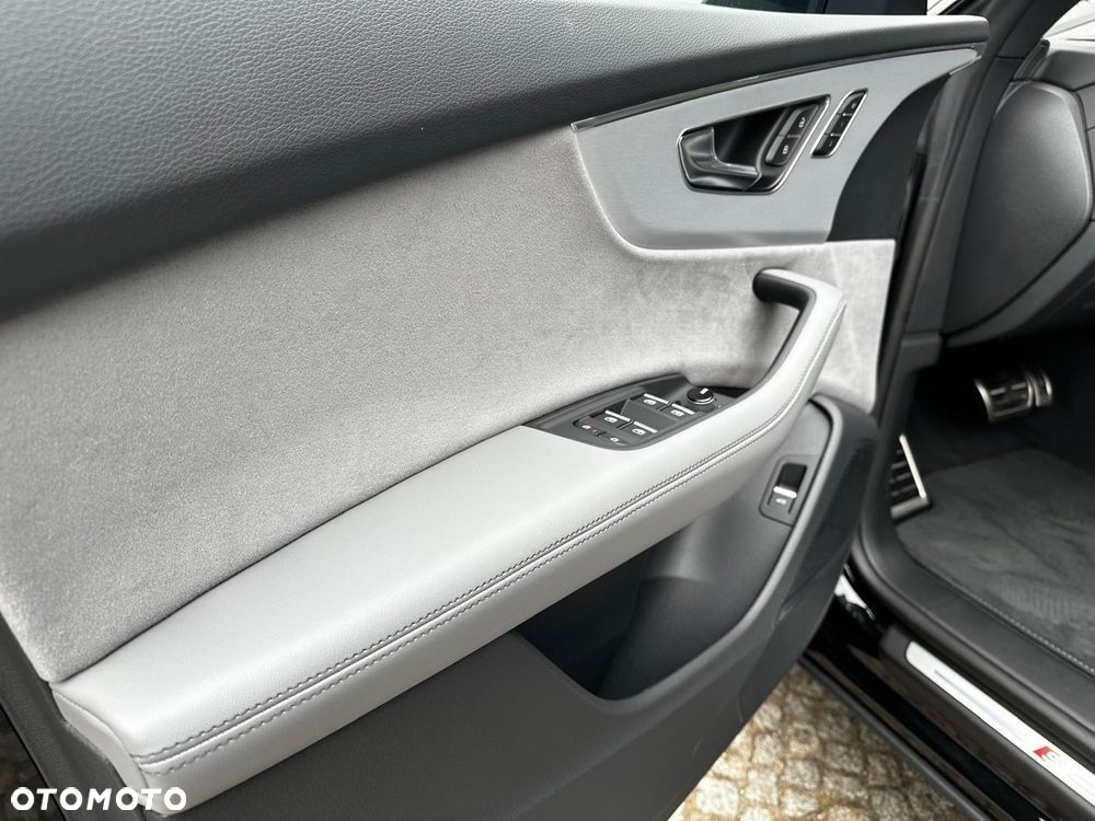 Audi Q8 - 32