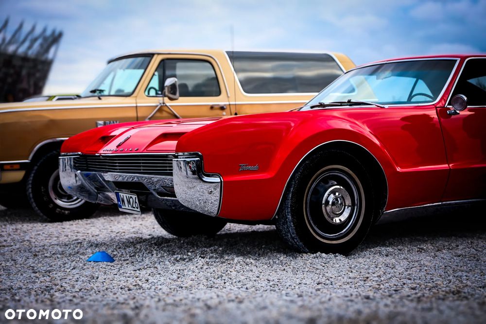 Oldsmobile Toronado - 4
