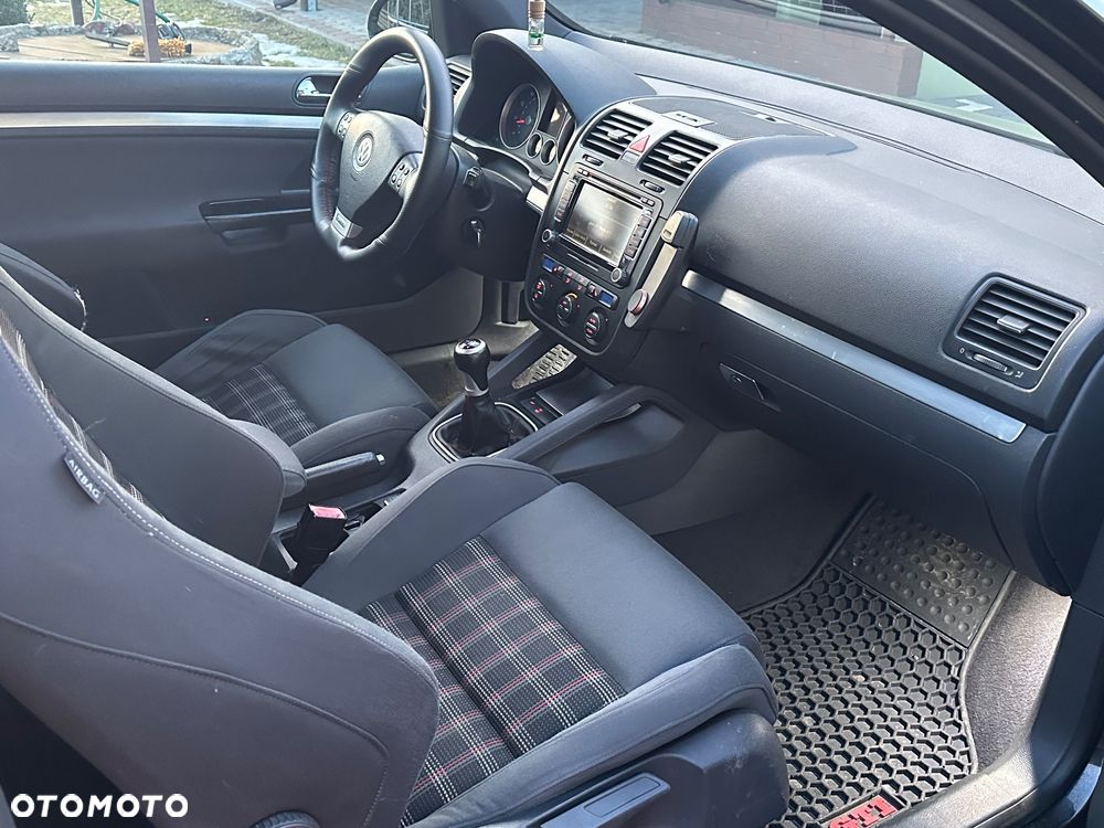 Volkswagen Golf 2.0 GTI - 12