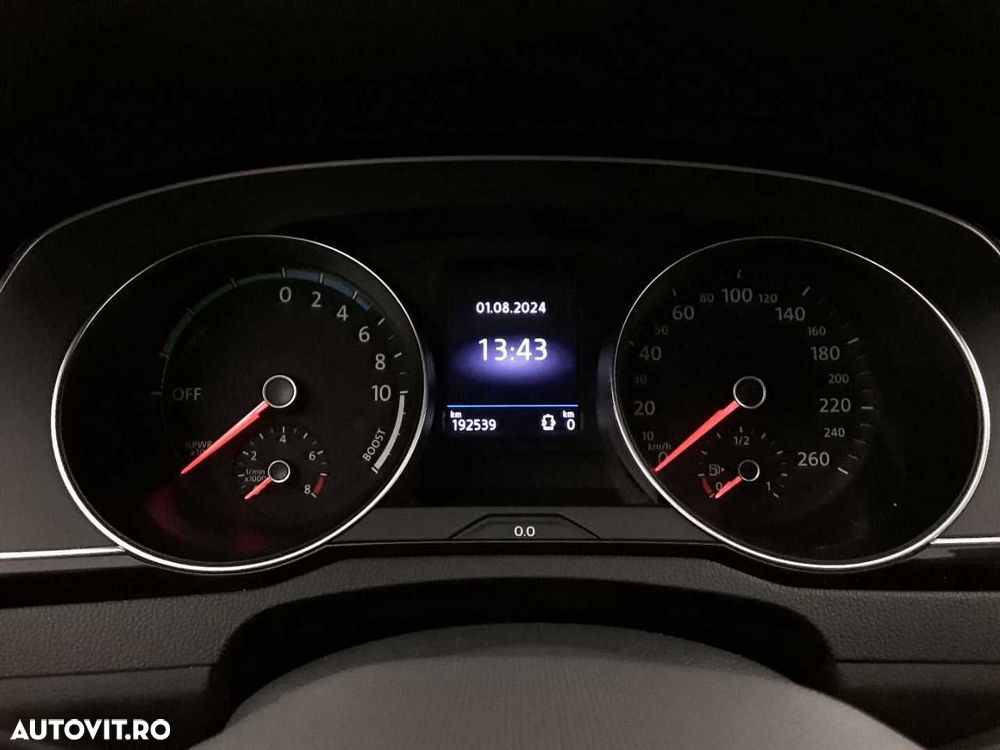 Volkswagen Passat - 15