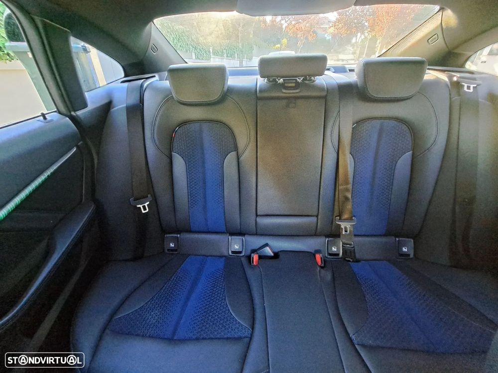 BMW 216 Gran Coupé d Pack Desportivo M - 18