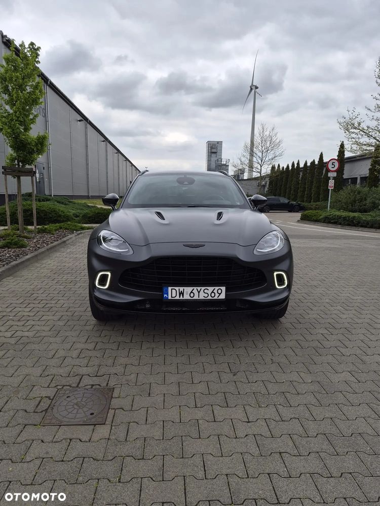 Aston Martin DBX - 24