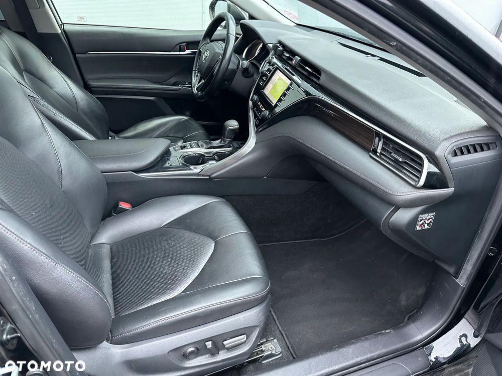 Toyota Camry Executive - 9