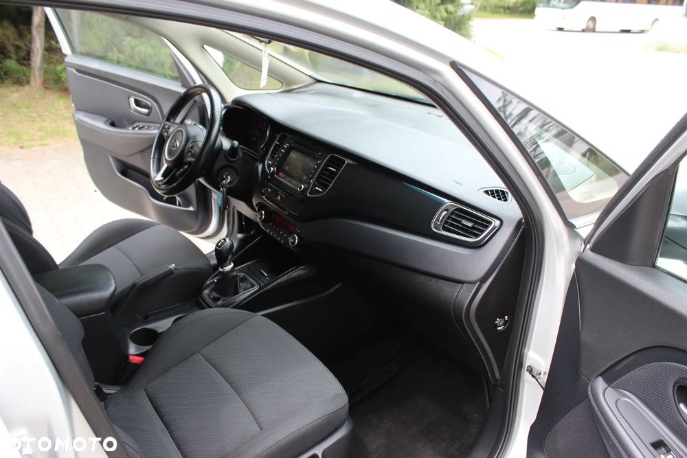 Kia Carens 1.7 CRDi 115 Dream-Team Edition - 32