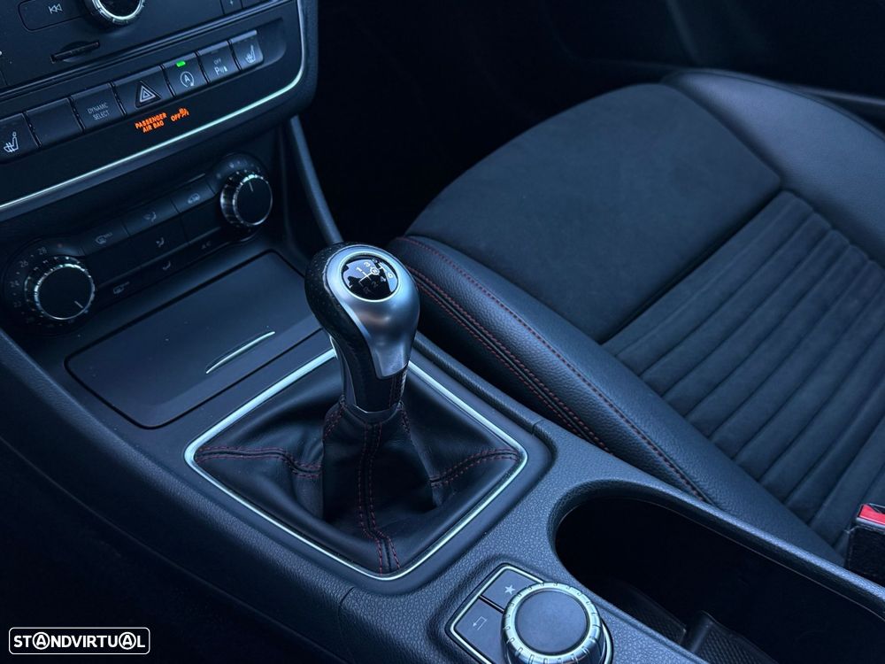 Mercedes-Benz GLA 180 AMG Line - 13