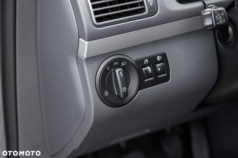 Volkswagen Touran 1.6 TDI DPF BlueMot Trendline - 17