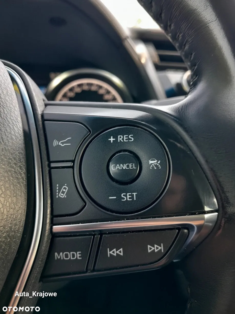 Toyota Camry 2.5 Hybrid Executive CVT - 27