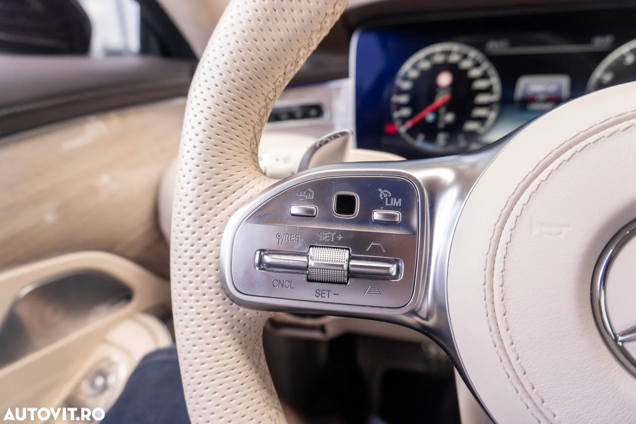 Mercedes-Benz S 450 4MATIC Coupe Aut - 30