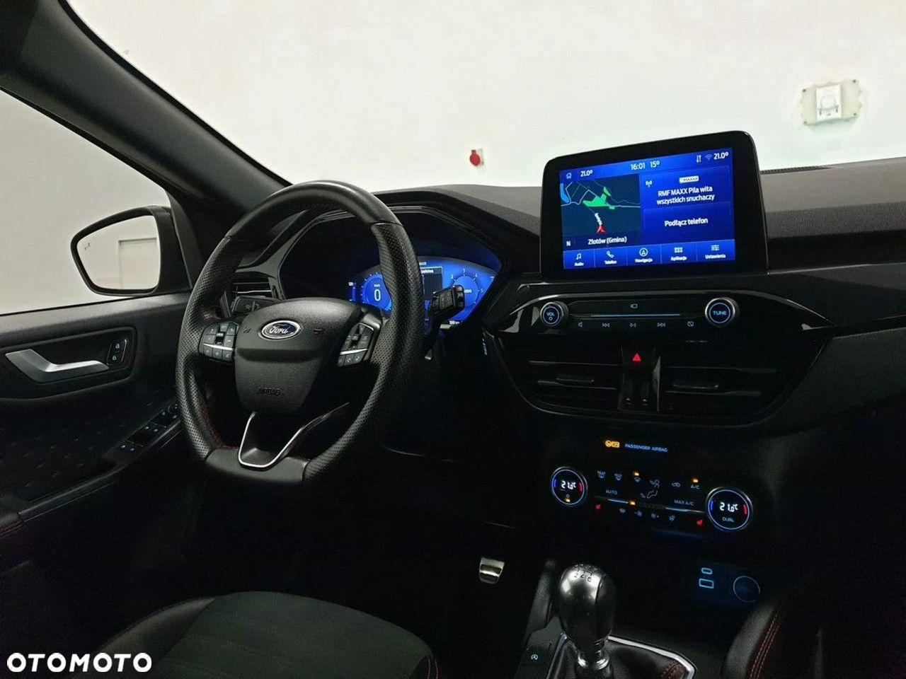 Ford Kuga 2.0 EcoBlue Hybrid ST-LINE X - 2
