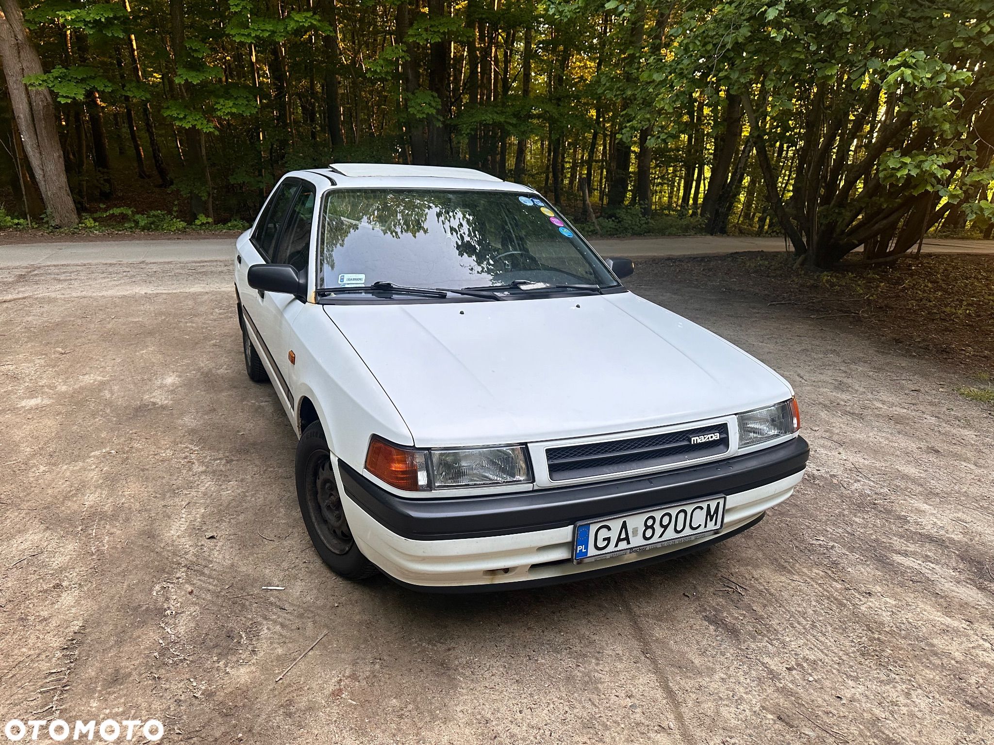 Mazda 323 - 1