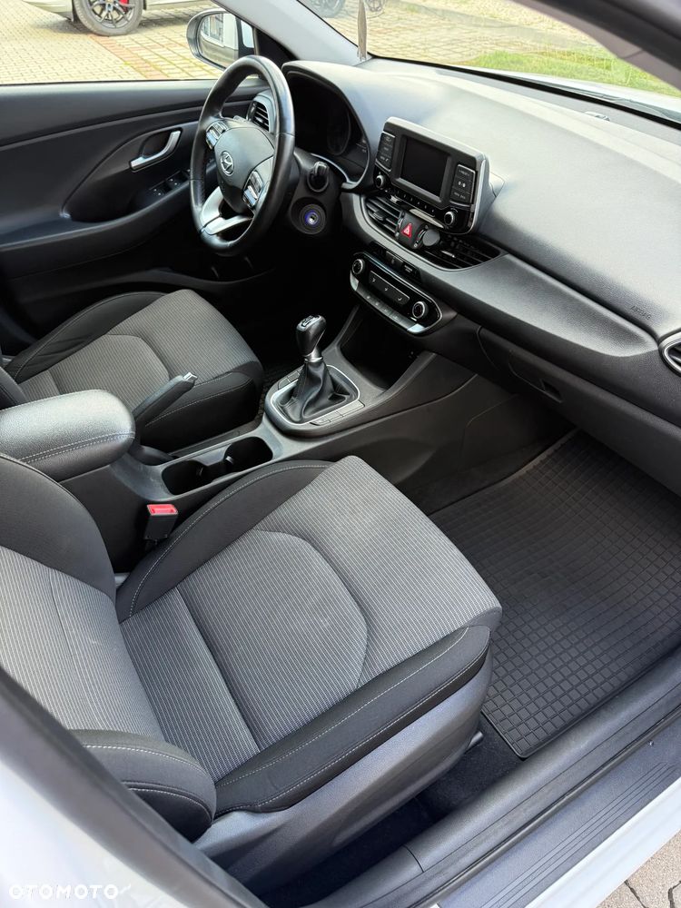 Hyundai i30 1.4 BlueDrive Classic - 11