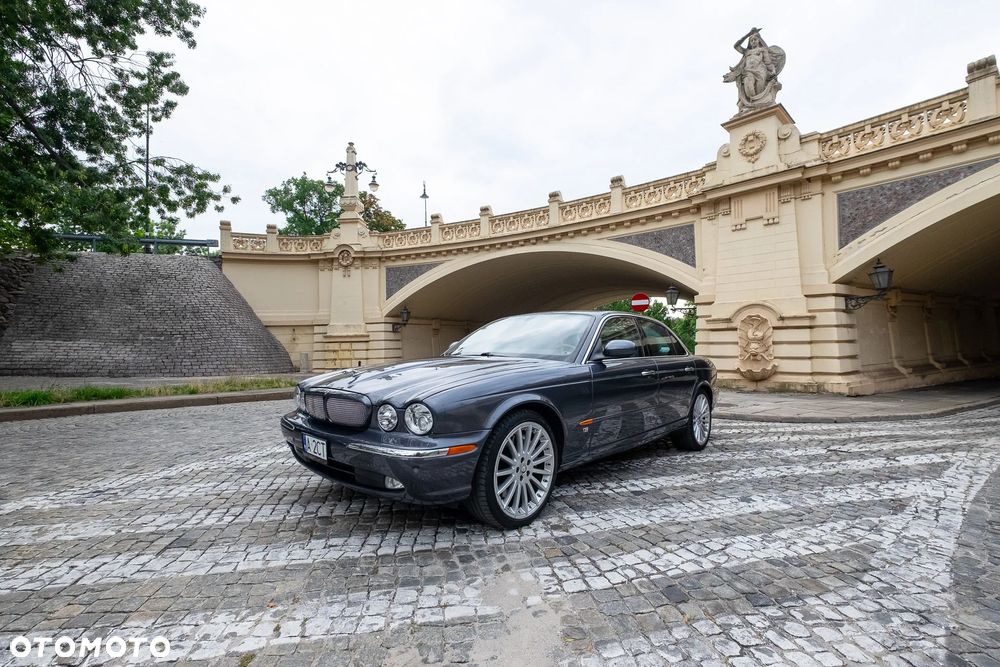 Jaguar XJR 4.2 - 3