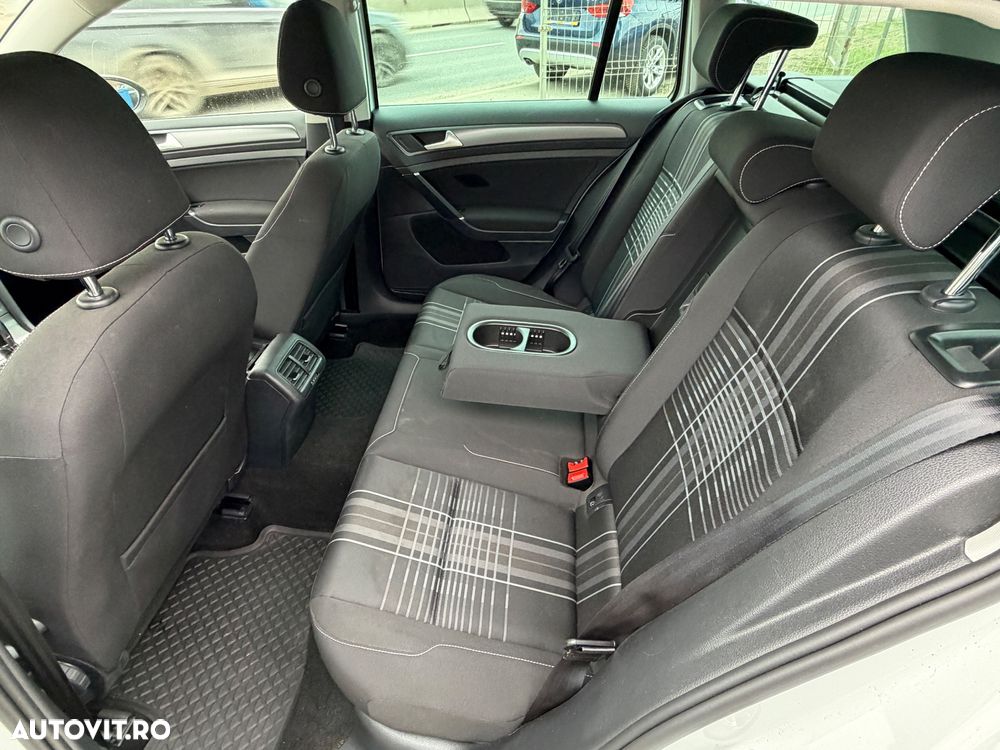 Volkswagen Golf 1.6 TDI BlueMotion Technology DSG Cup - 33