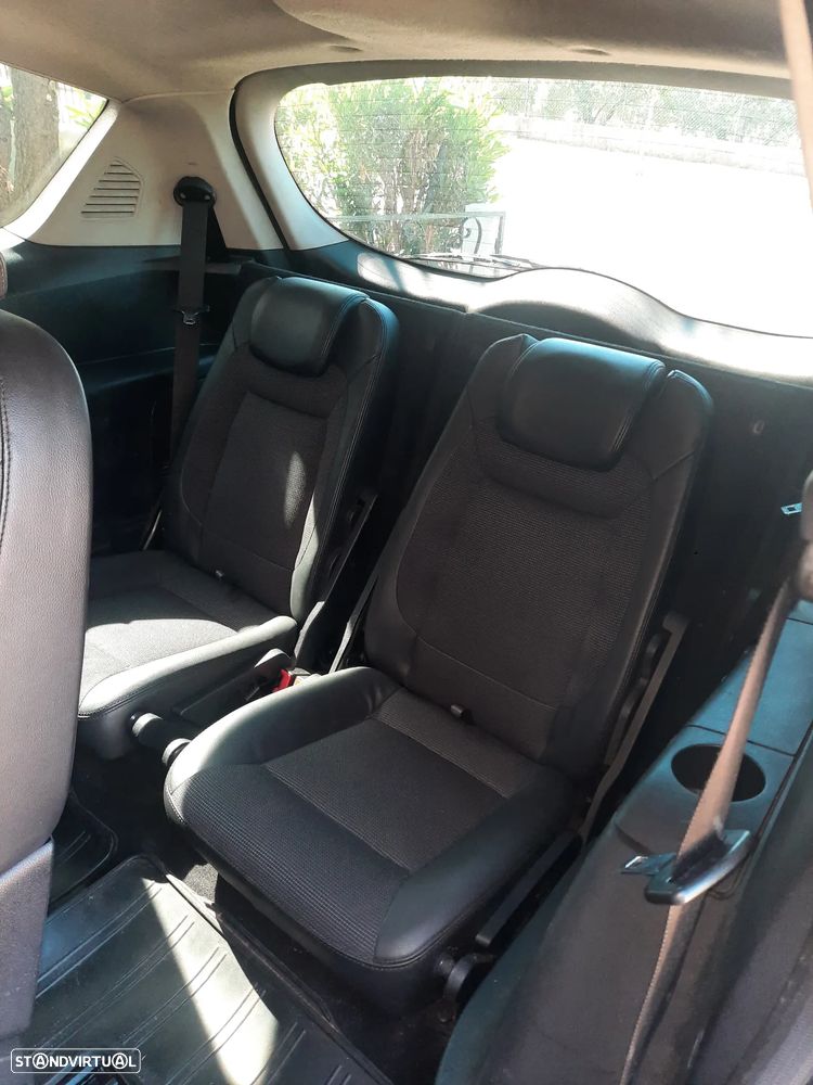 Ford S-Max 1.8 TDCi Titanium 7L - 6