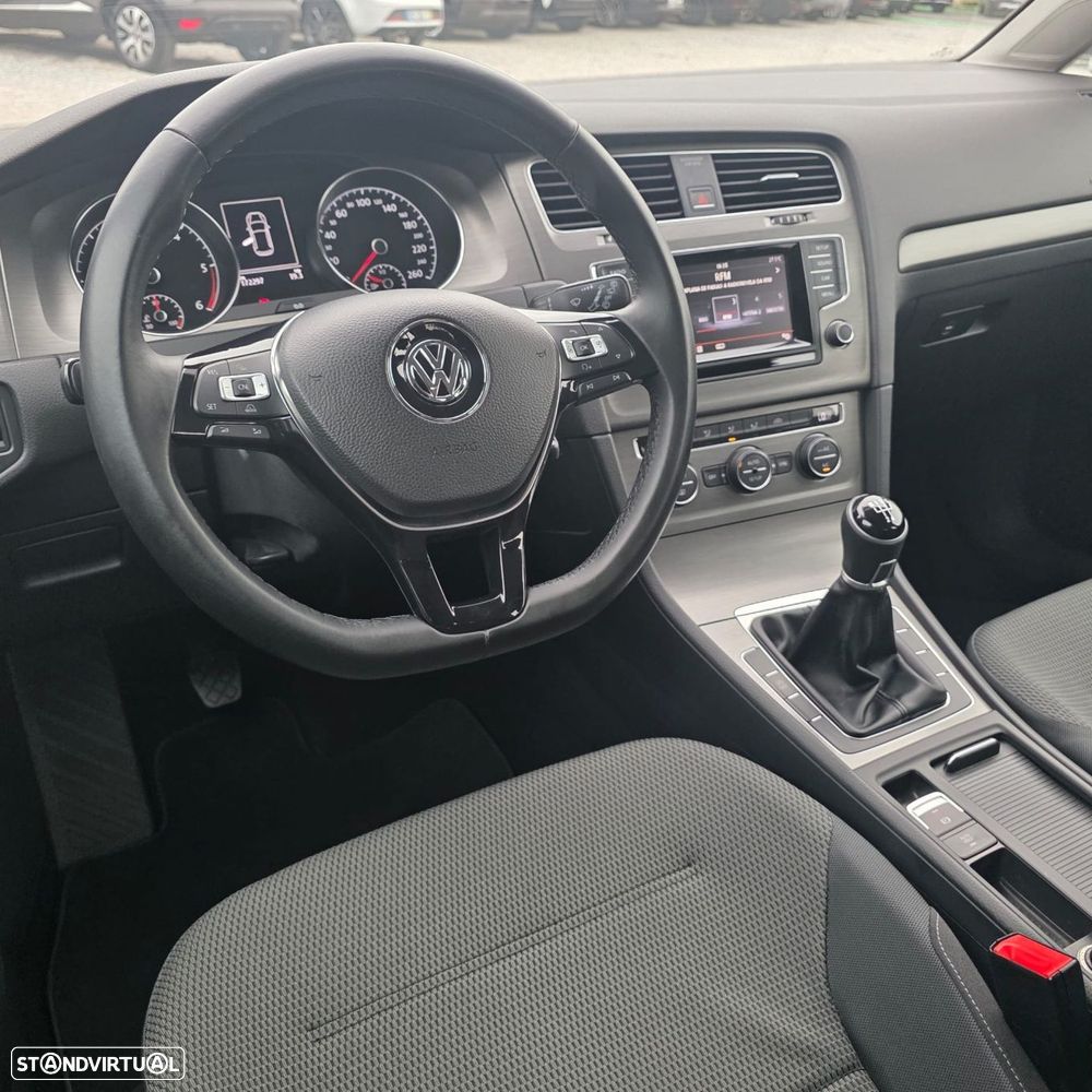 VW Golf 1.6 TDi Confortline - 6