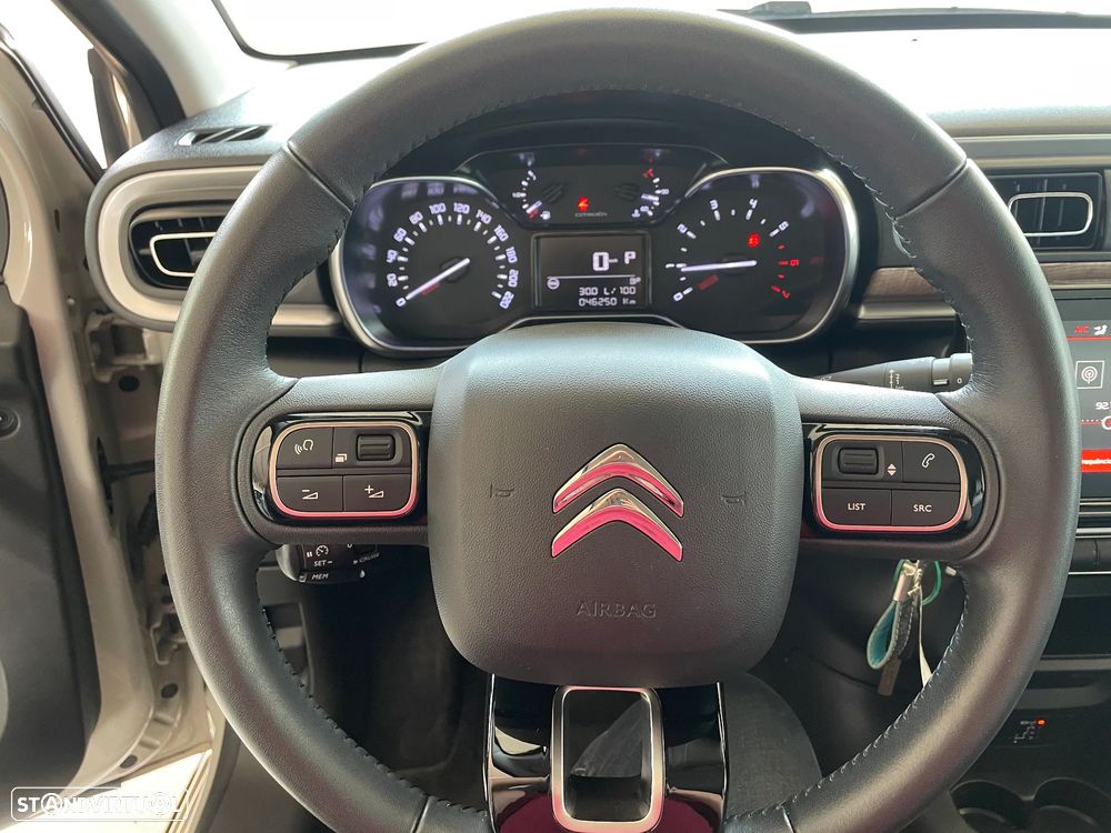 Citroën C3 1.2 PureTech Shine EAT6 - 24