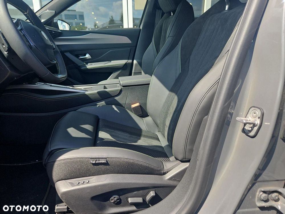 Peugeot 408 - 11