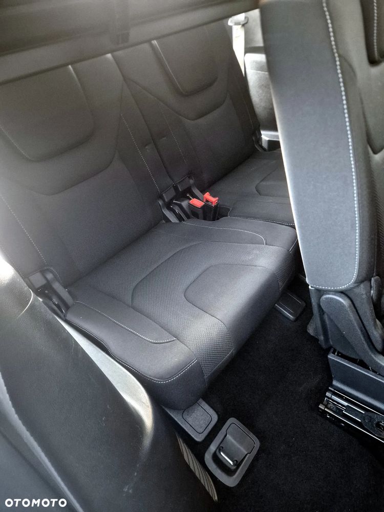 Ford S-Max 2.0 EcoBlue Titanium - 11