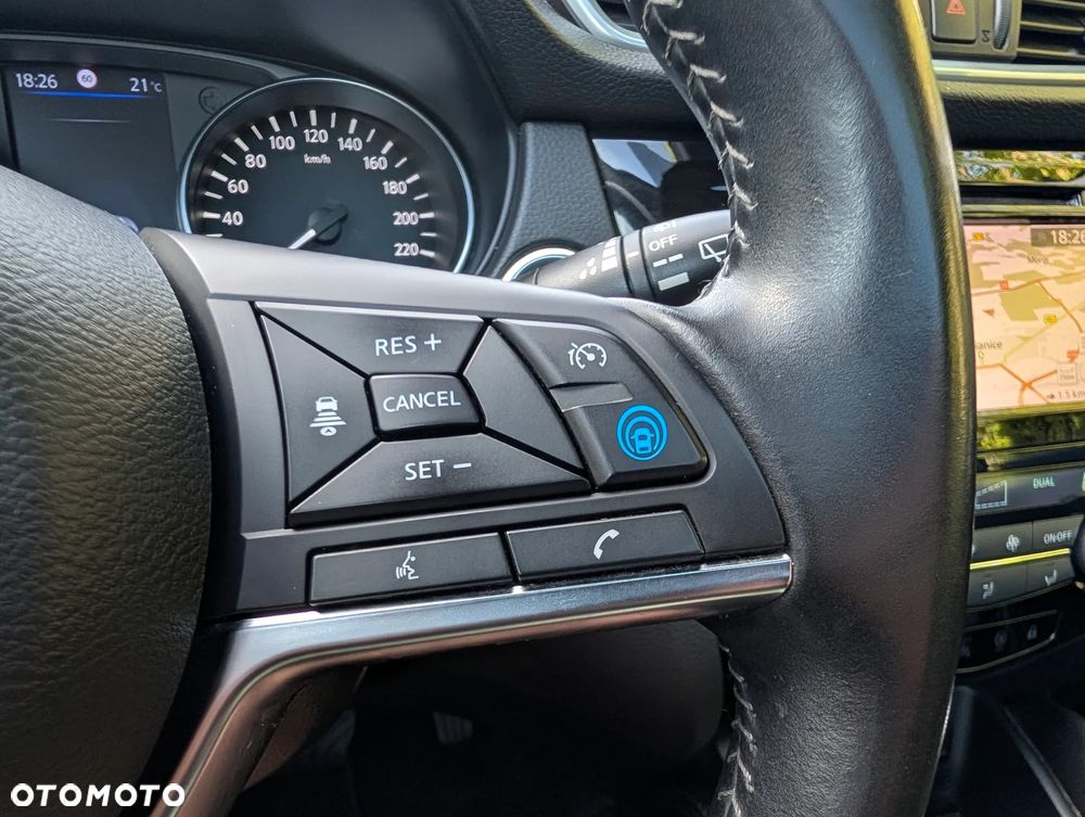 Nissan Qashqai - 25