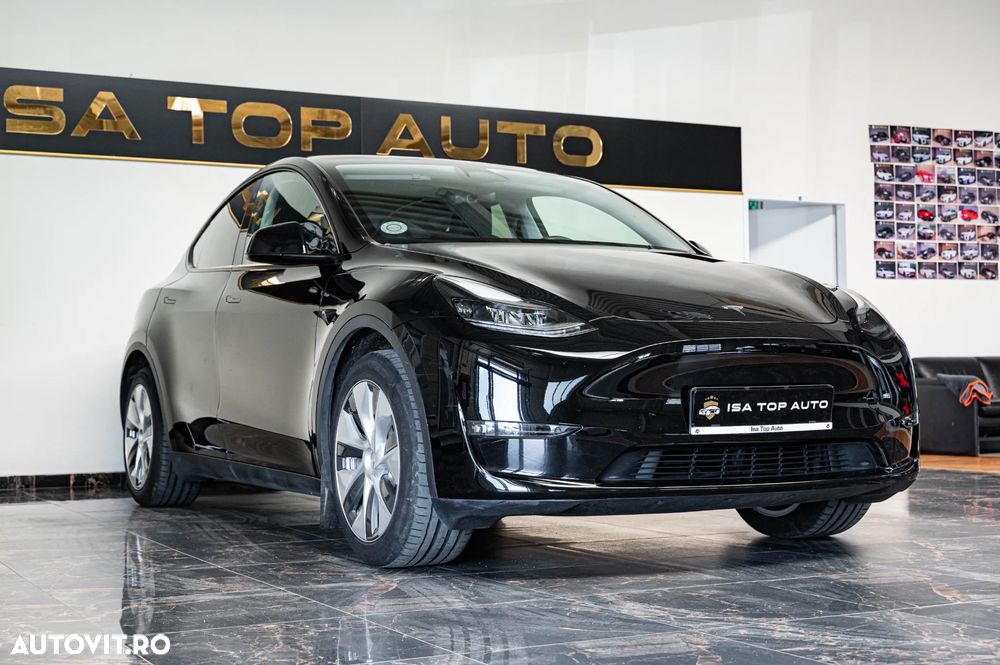 Tesla Model Y Long Range Dual Motor AWD - 11
