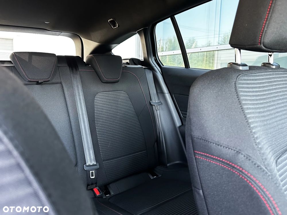 Ford Focus 1.0 EcoBoost mHEV ST-Line X - 29