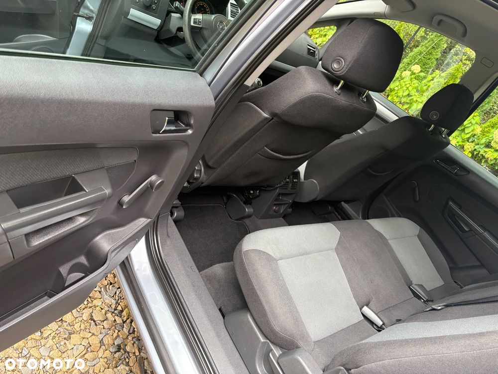 Opel Zafira - 8