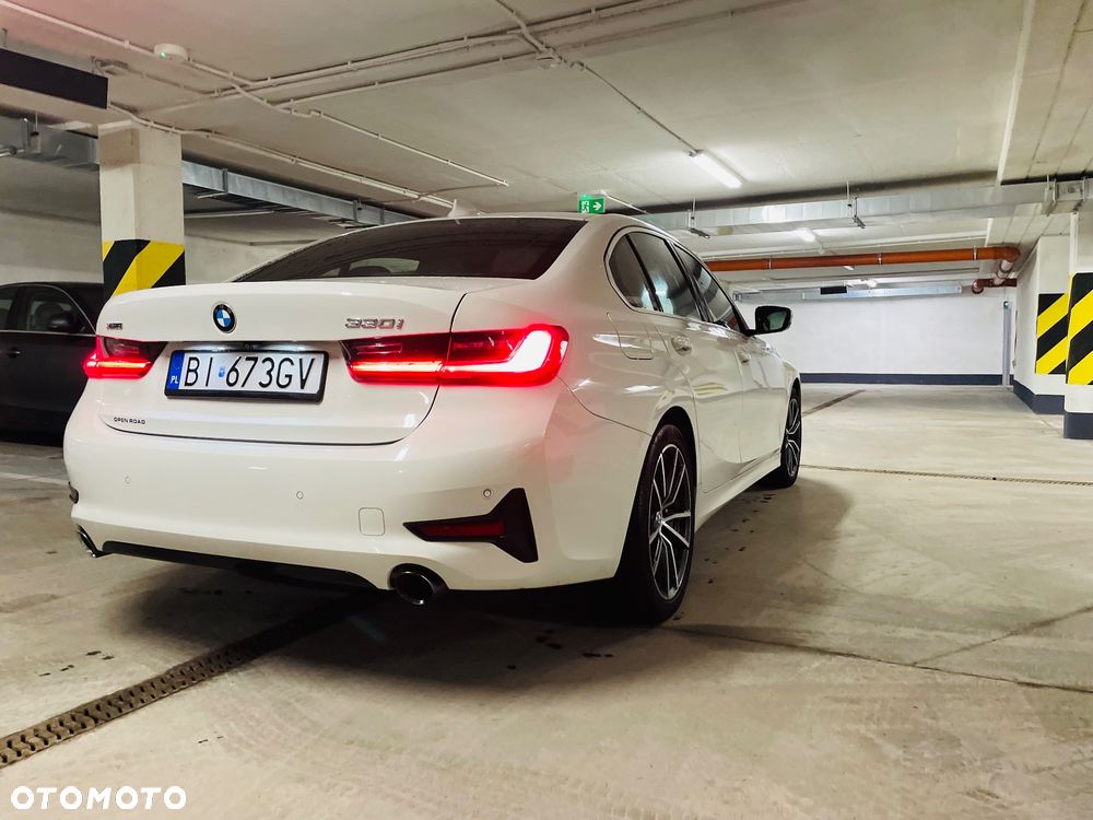 BMW Seria 3 330i xDrive M Sport - 5
