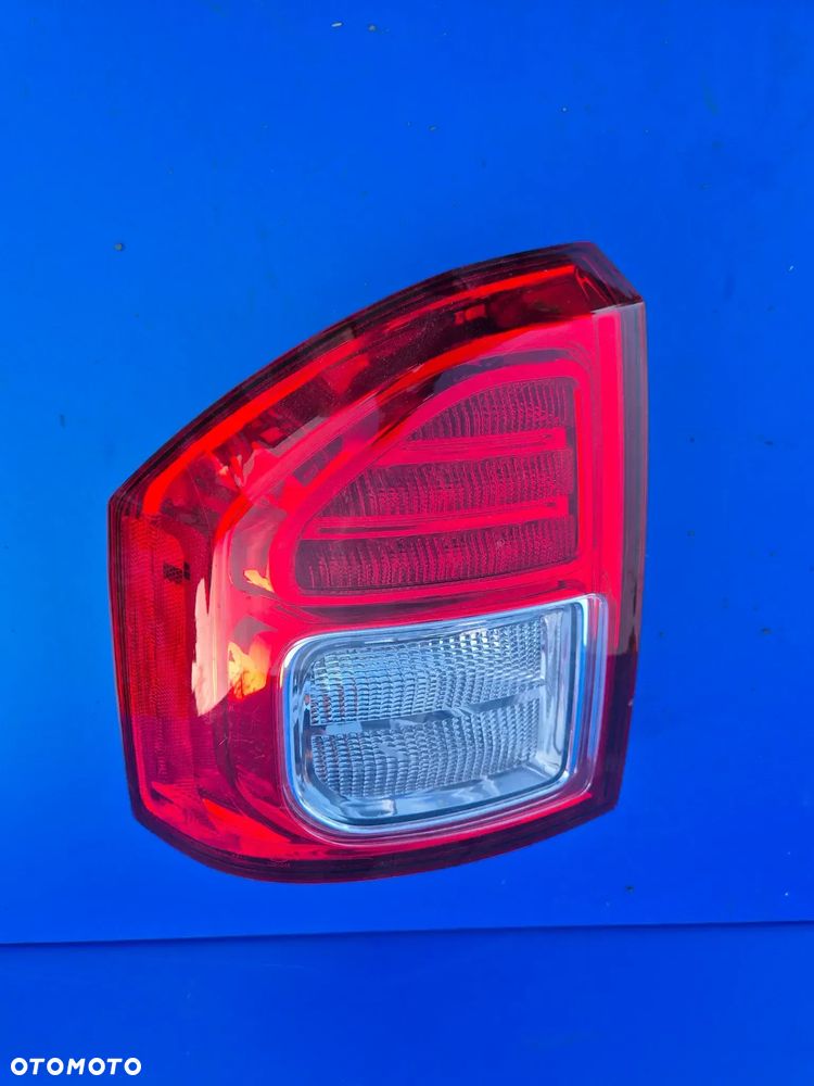 LAMPA LEWA TYLNA TYŁ JEEP COMPASS 1 I LIFT 05182543