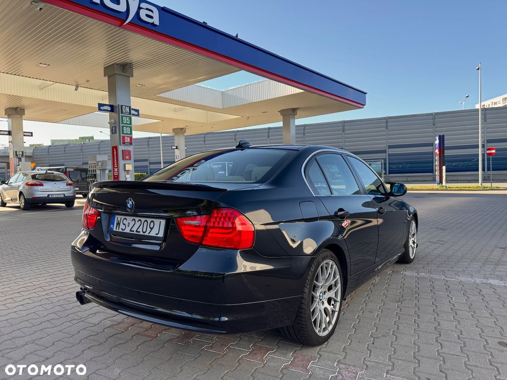 BMW Seria 3 330i xDrive - 6