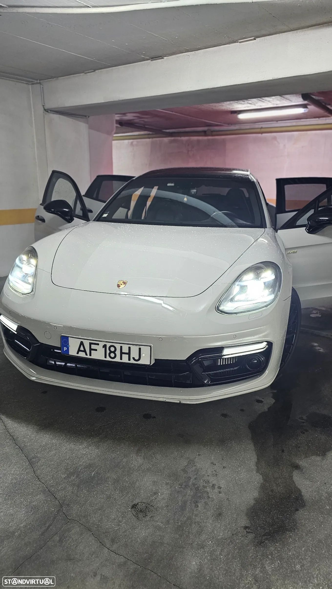Porsche Panamera Sport Turismo 4 E-Hybrid - 1