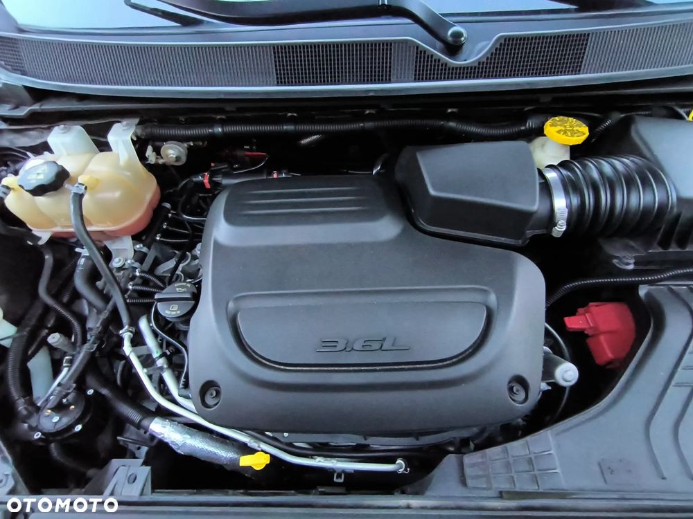 Chrysler Pacifica - 8