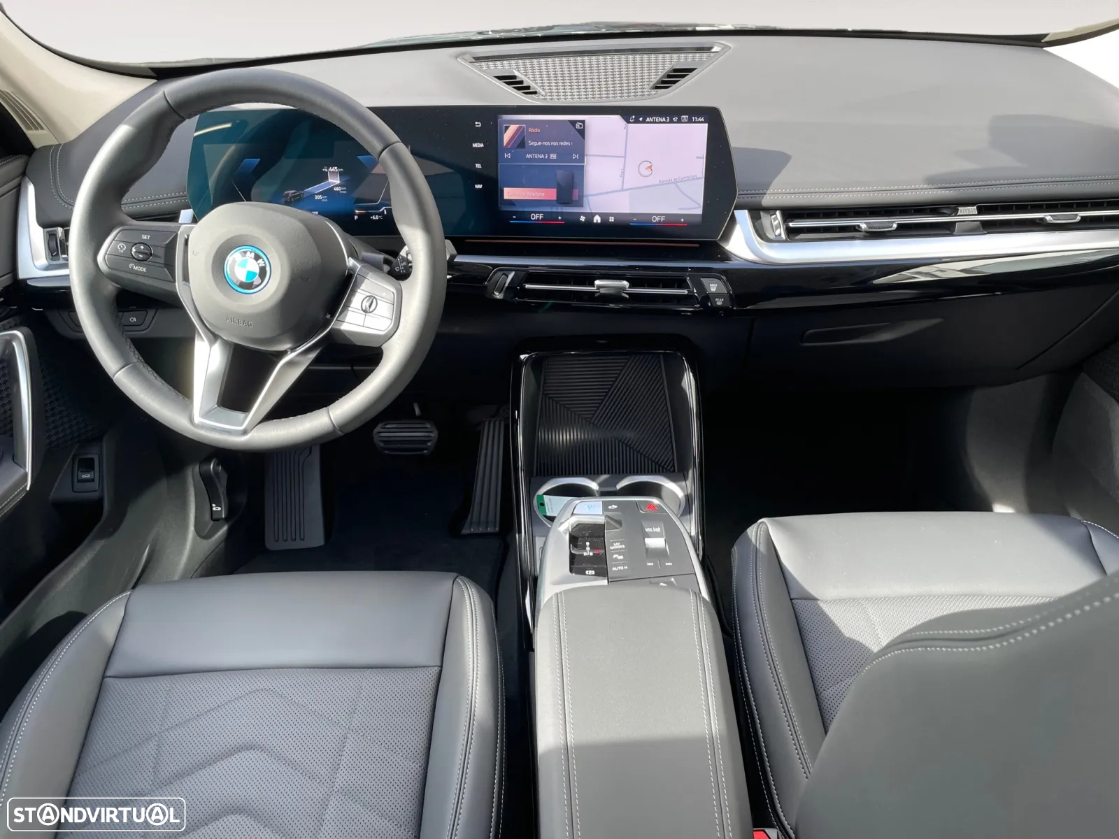 BMW iX1 eDrive20 - 11