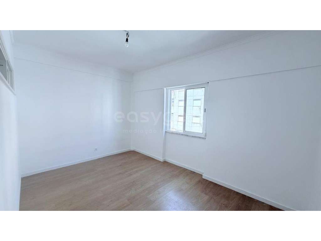 T2 Remodelado | Cozinha Equipada | Varanda | Pronto a Habitar | Pai... - Grande imagem: 2/20