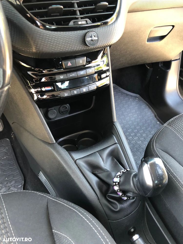 Peugeot 208 PureTech 110 Stop & Start Allure - 13