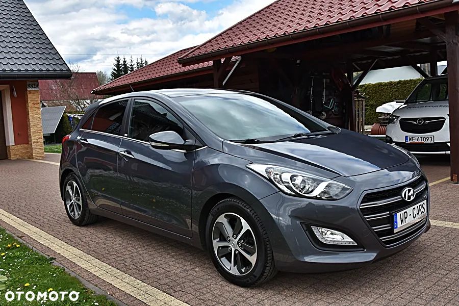 Hyundai i30 blue 1.6 GDI Passion - 15