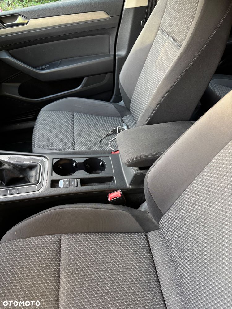 Volkswagen Passat 2.0 TDI BMT Comfortline - 10
