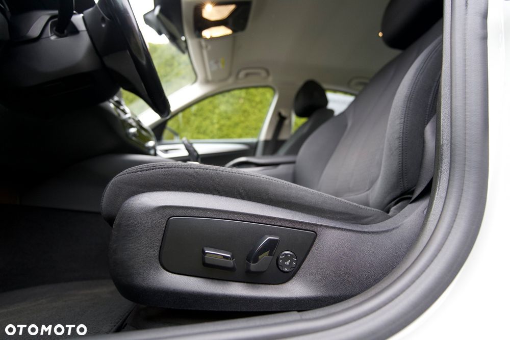 BMW Seria 5 520d Luxury Line - 9