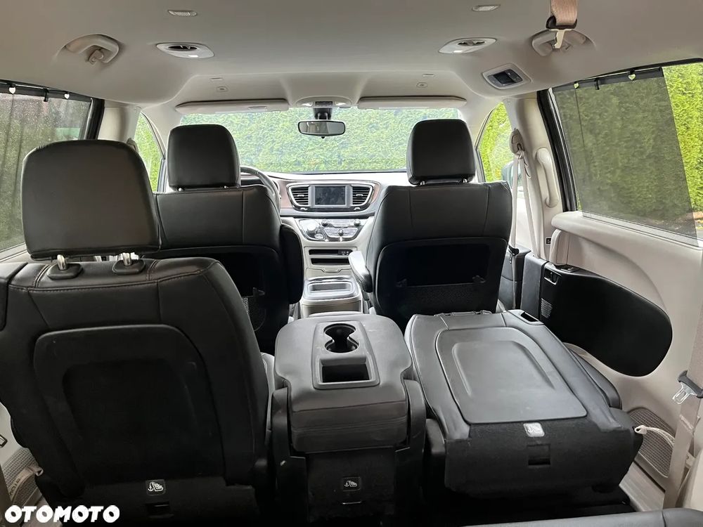Chrysler Pacifica - 25