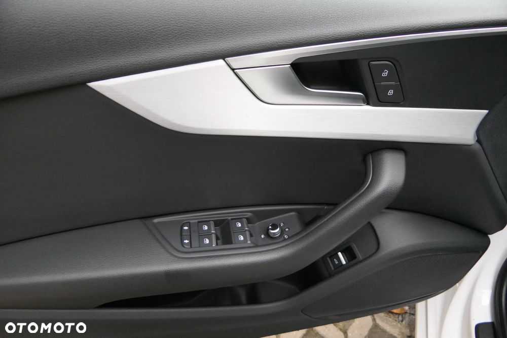 Audi A4 Avant 2.0 TDI DPF multitronic S line Sportpaket - 33