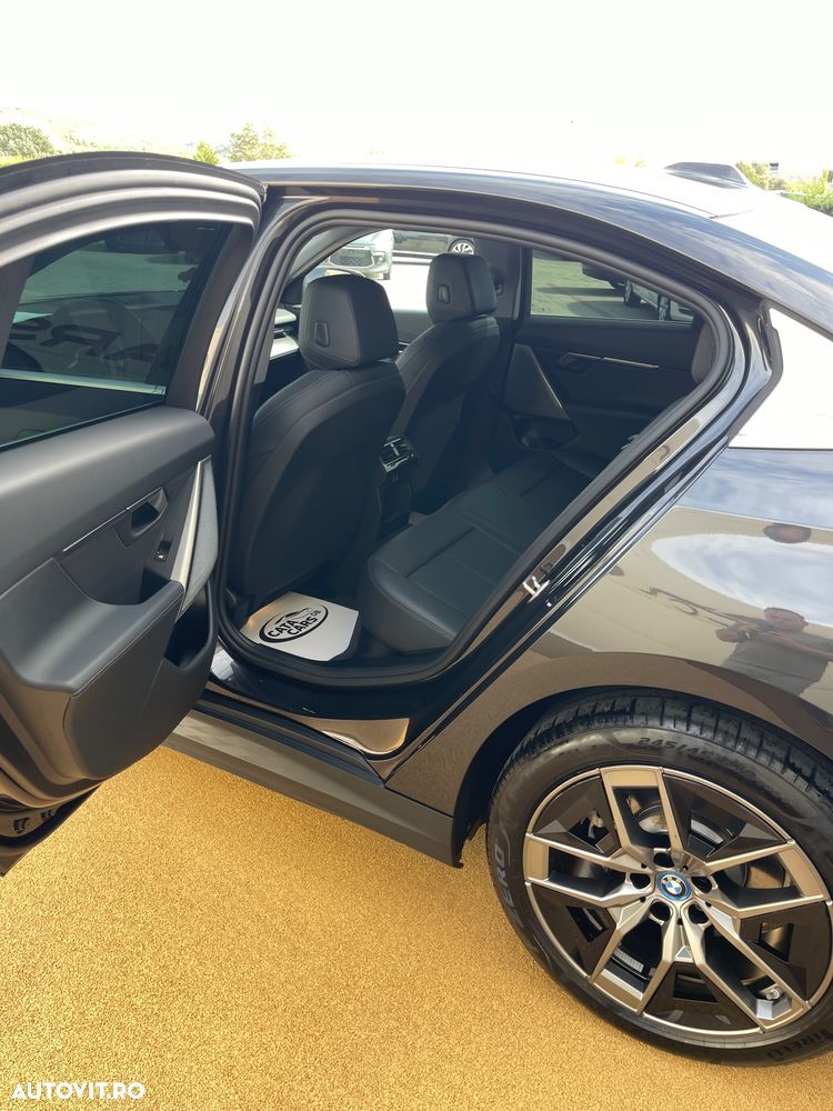 BMW Seria 5 530e Aut. - 24