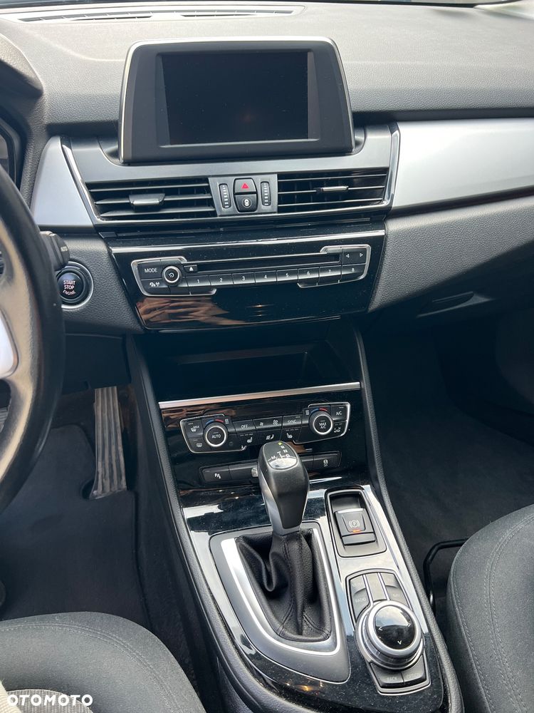 BMW Seria 2 218d Sport-Aut Advantage - 17
