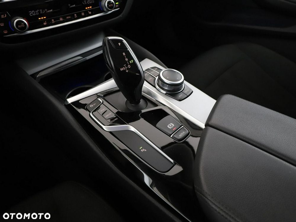 BMW Seria 5 520d - 30