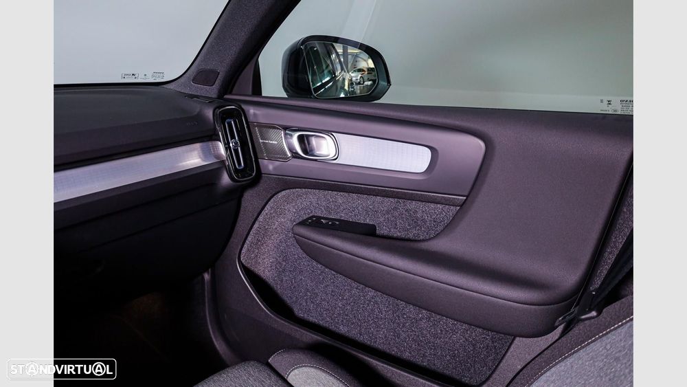 Volvo XC 40 2.0 B3 Plus Dark - 19