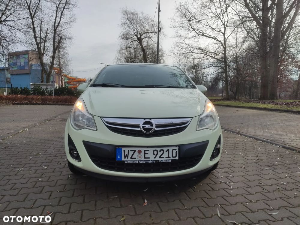 Opel Corsa 1.2 16V Cosmo - 4